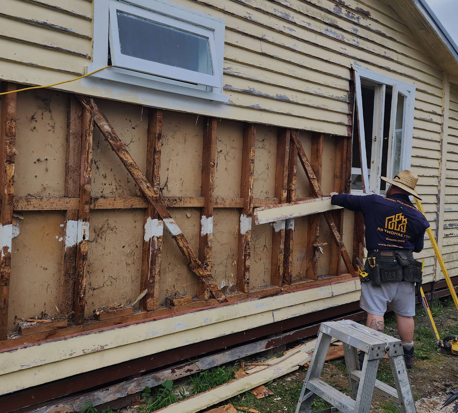 RB Thomas restoring an older Waikato weatherboard home
